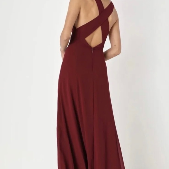 Lulus | Dignified Diva Burgundy Sleeveless Maxi - Picture 2 of 3